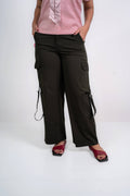 Relaxed Fit Cargo Everyday wide pants (Bottle Green)