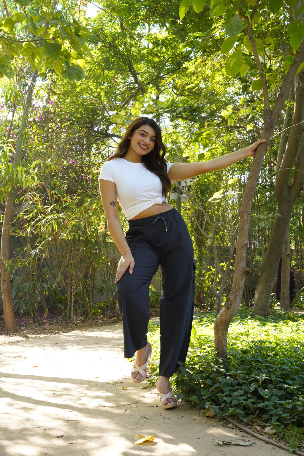 Relaxed Fit Cargo Everyday wide pants (Jet Black)