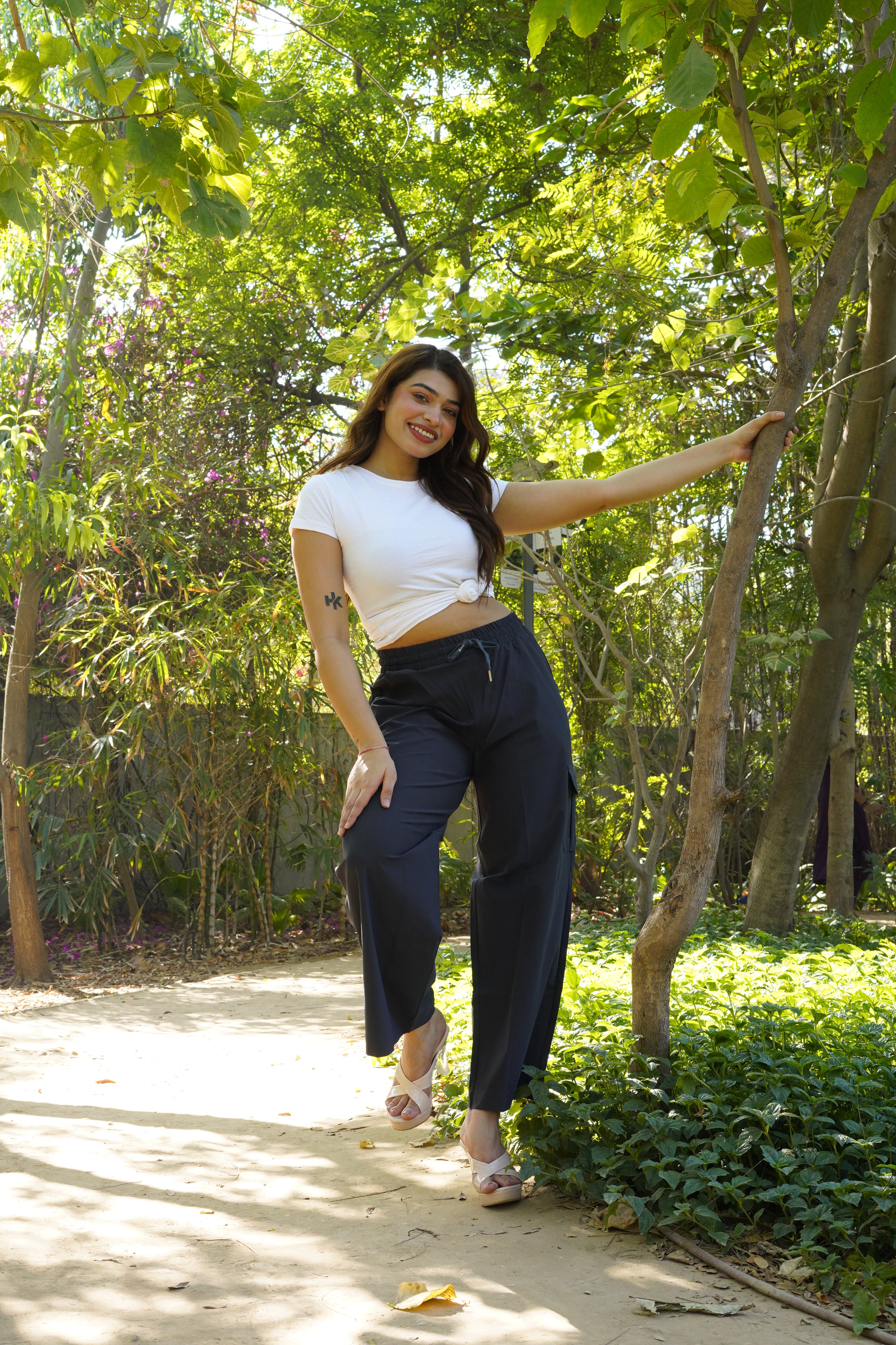 Relaxed Fit Cargo Everyday wide pants (Jet Black)