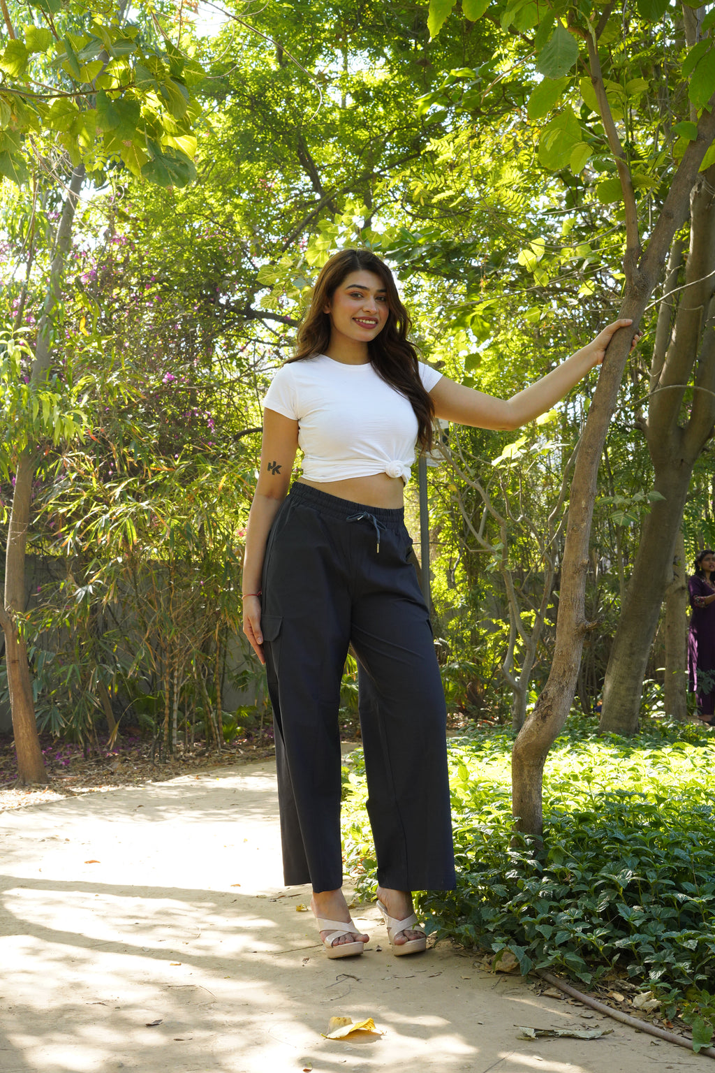 Relaxed Fit Cargo Everyday wide pants (Jet Black)